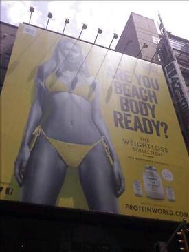 Billboard Protein World na Time Square v New Yorku.