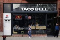 Taco Bell nyní ve Spojených státech provozuje zhruba sedm tisíc restaurací.