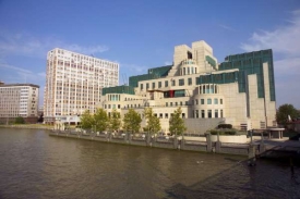 Sídlo MI6 v Londýně.