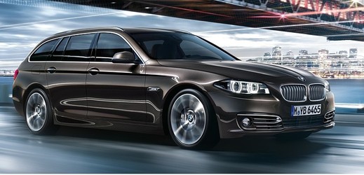 BMW řady 5 v novém spotu.