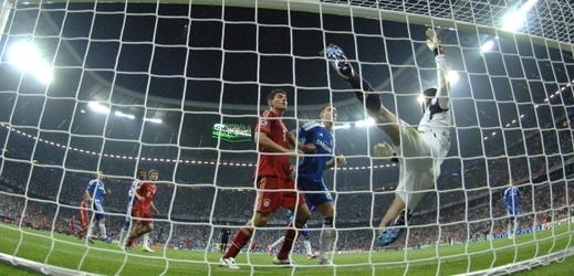 Jeden ze zápasů Bayern versus Chelsea.