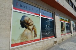 Prodejna Erotic City na Letné.