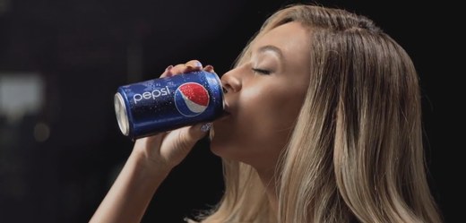 Reklama Pepsi.