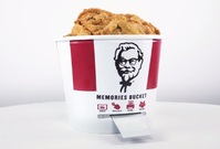 Kyblík od KFC tiskne fotky.