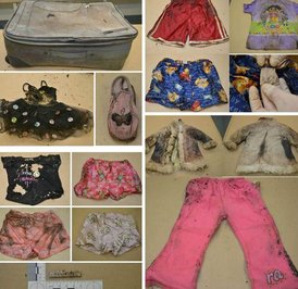 Kufr s tělem neznámé dívky a těmito věcmi objevila policie 15. července v jižní Austrálii.