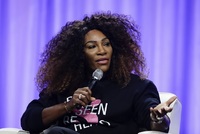 Dotýkejte se, vyzývá Serena Williamsová ostatní ženy.