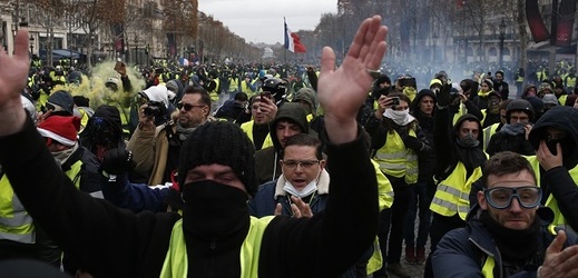 Demonstrace žlutých vest v Paříži.