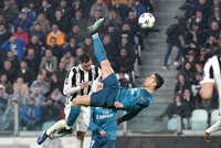 Cristiano Ronaldo předvedl nůžky ve čtvrtfinále Ligy mistrů. 