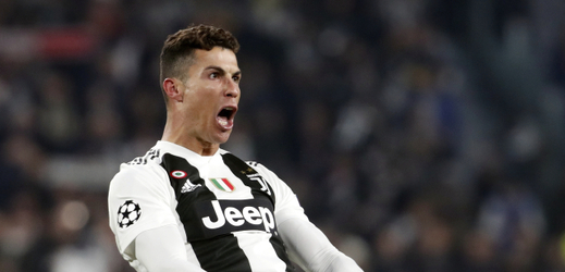 Za tuto oslavu gólu dostal Ronaldo pokutu. 