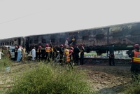 Požár ve vlaku v Pakistánu.