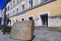 Rodný dům Adolfa Hitlera v rakouském městě Braunau am Inn.