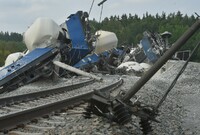 Odstraňování vykolejeného nákladního vlaku u Mariánských lázní (29. 7. 2019).