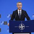 NATO podle Stoltenberga nemá v úmyslu posílat na Ukrajinu bojové jednotky
